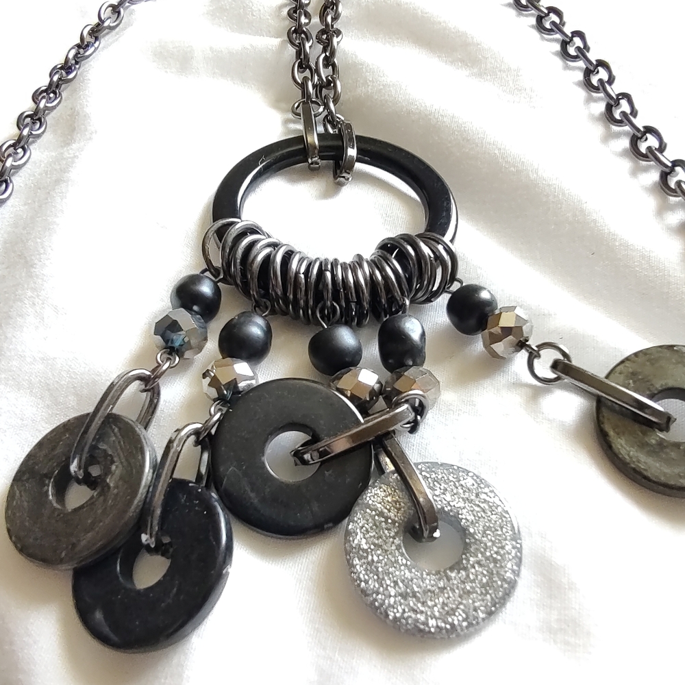 Chic Black and Silver Disc Necklace